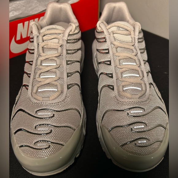 New in Box Nike Air Max Plus HF in Original Box - Picture 8 of 13